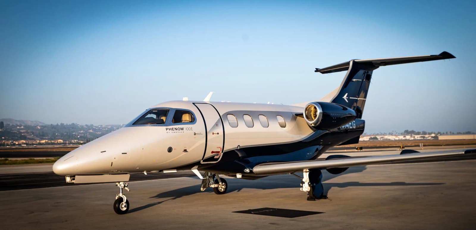Embraer Phenom 300